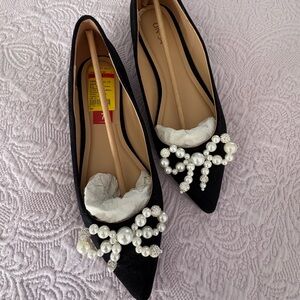 NEW Elegant Black Embellished Flats